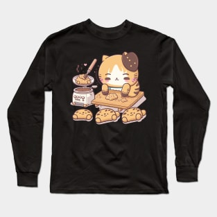 Cat making biscuits Long Sleeve T-Shirt